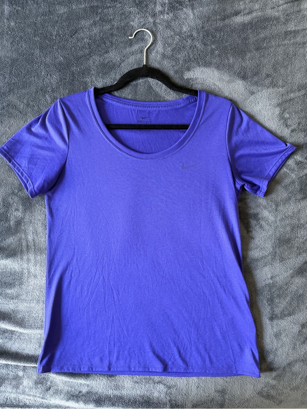 ✨Nike Women’s Purple Scoop Neck Short Sleeve Tee